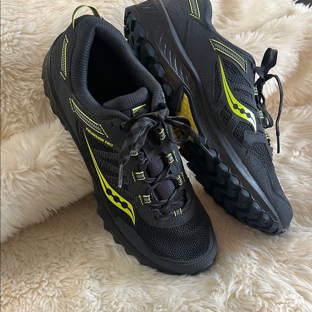 Saucony Men's Black and Yellow Running Shoes